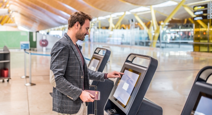 Does Qantas Airways allow web check-in?